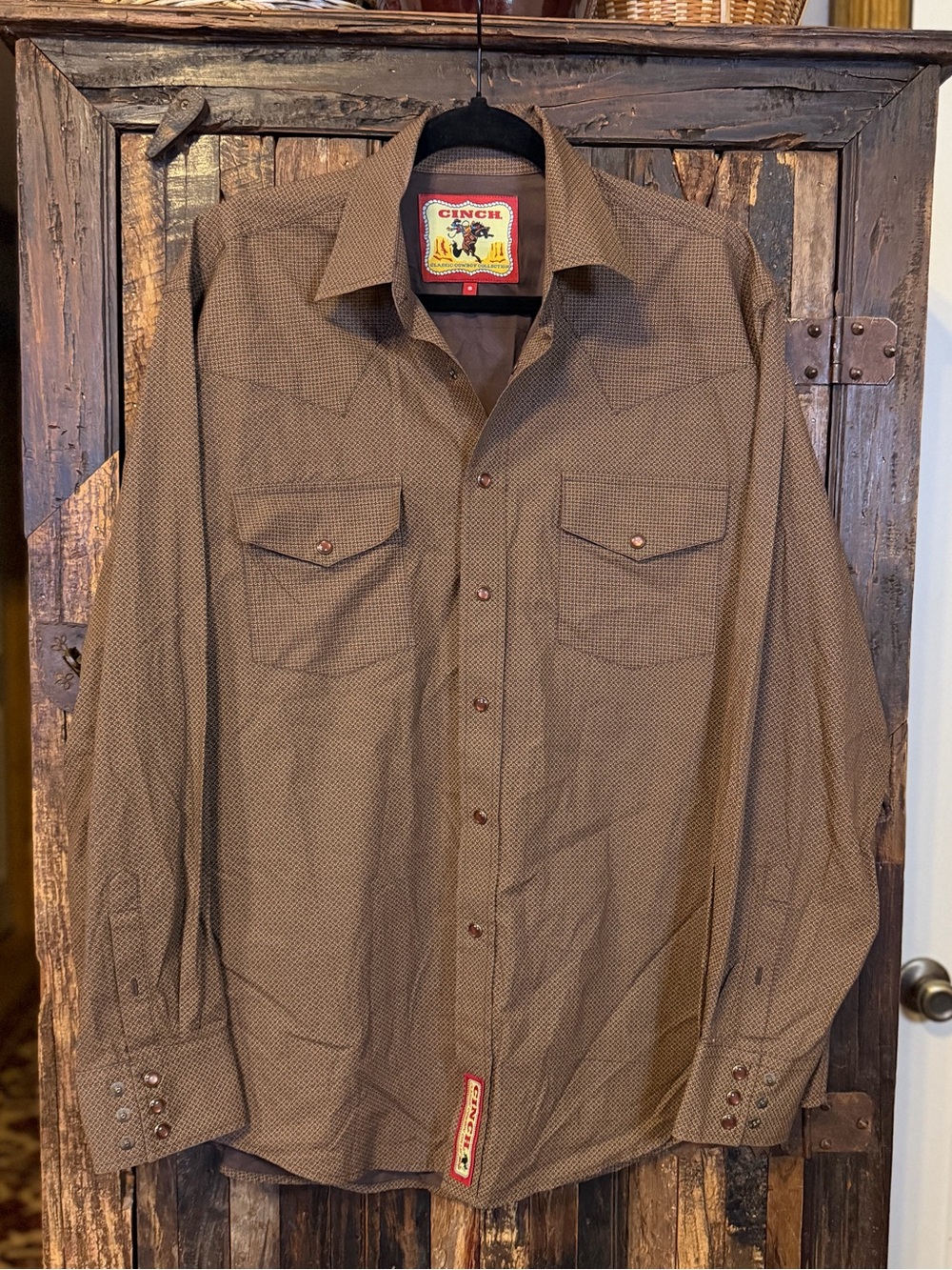 Cinch Classic Cowboy Collection Men’s S oversized Pearl Snap Western Shirt